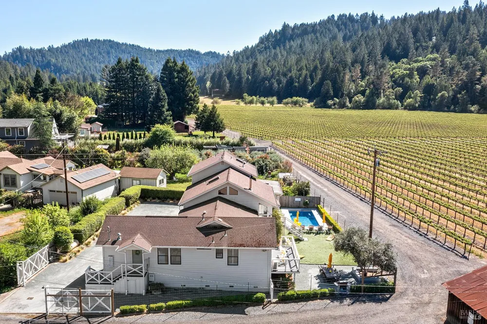 16530 Laughlin Road Guerneville, CA 95446