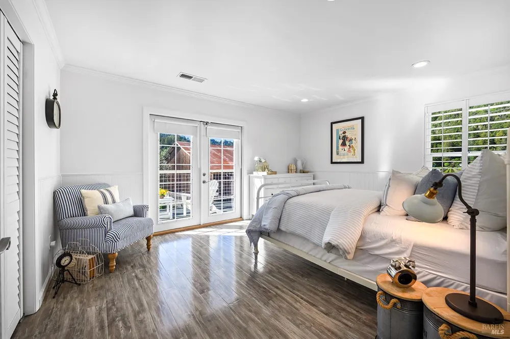 16530 Laughlin Road Guerneville, CA 95446