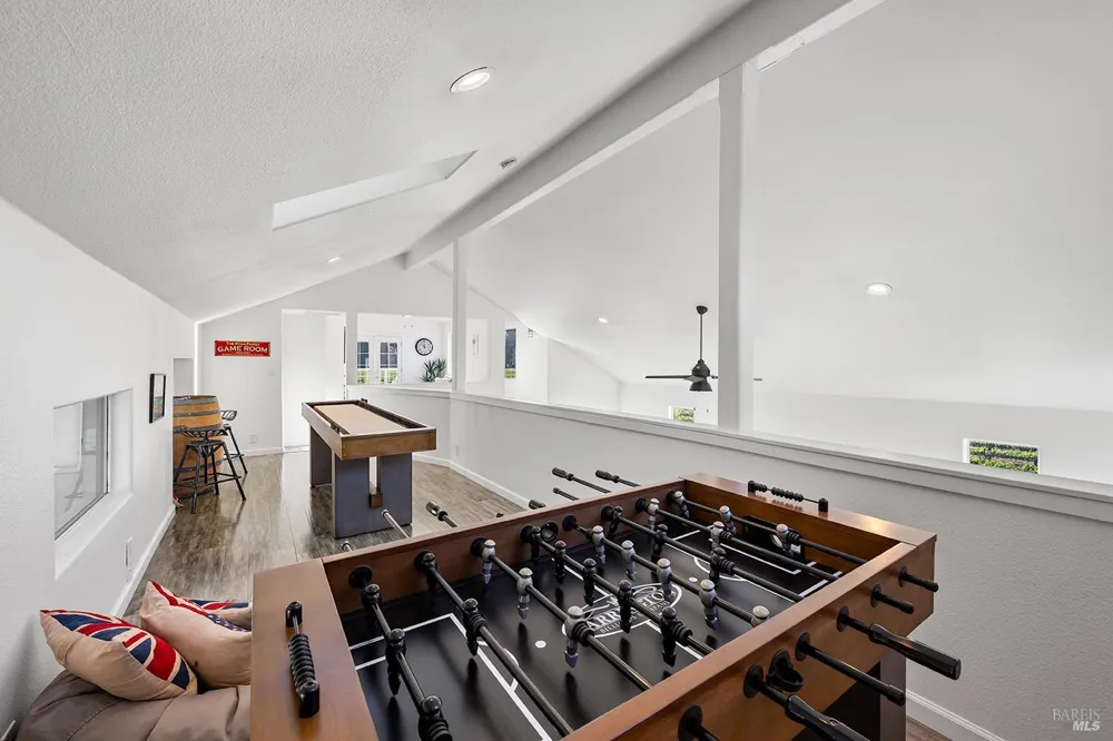 16530 Laughlin Road Guerneville, CA 95446