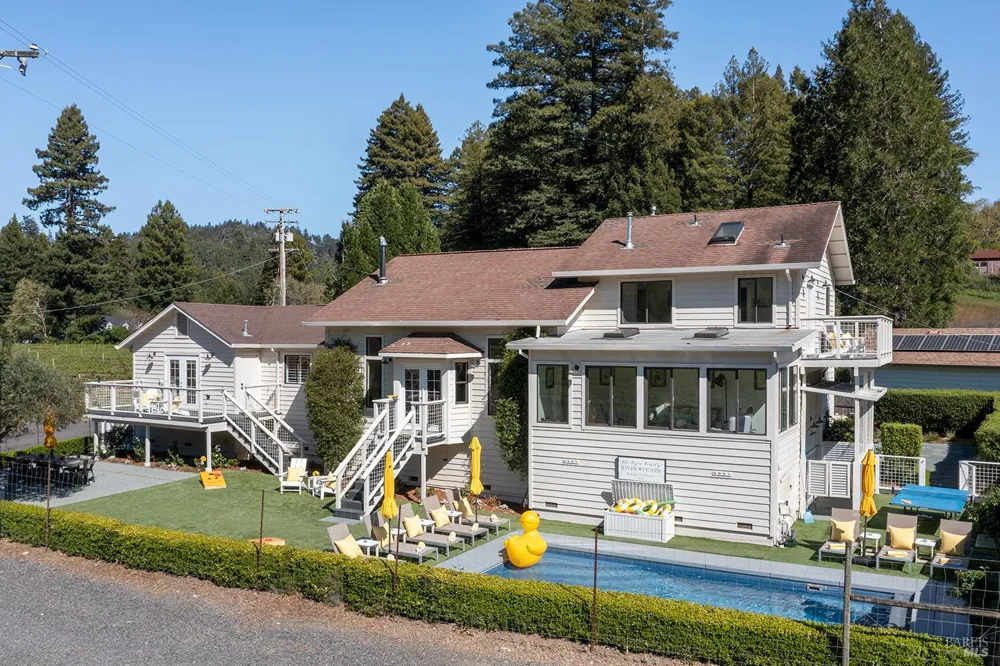 16530 Laughlin Road Guerneville, CA 95446