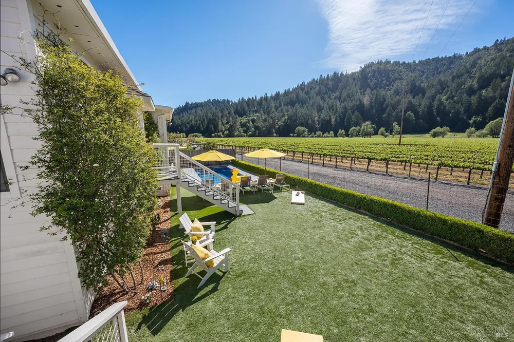 16530 Laughlin Road Guerneville, CA 95446