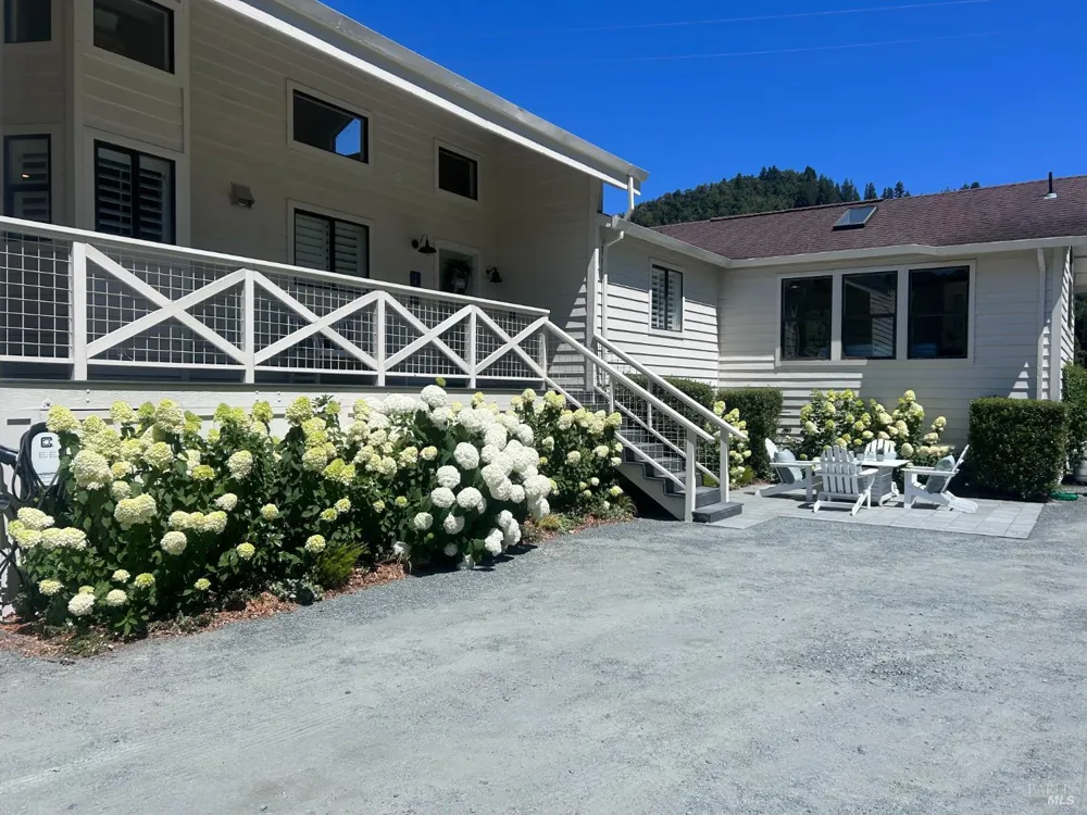16530 Laughlin Road Guerneville, CA 95446