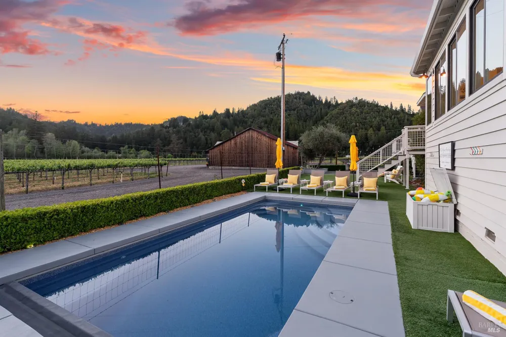 16530 Laughlin Road Guerneville, CA 95446