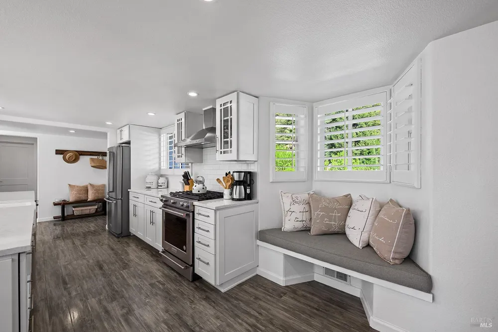 16530 Laughlin Road Guerneville, CA 95446