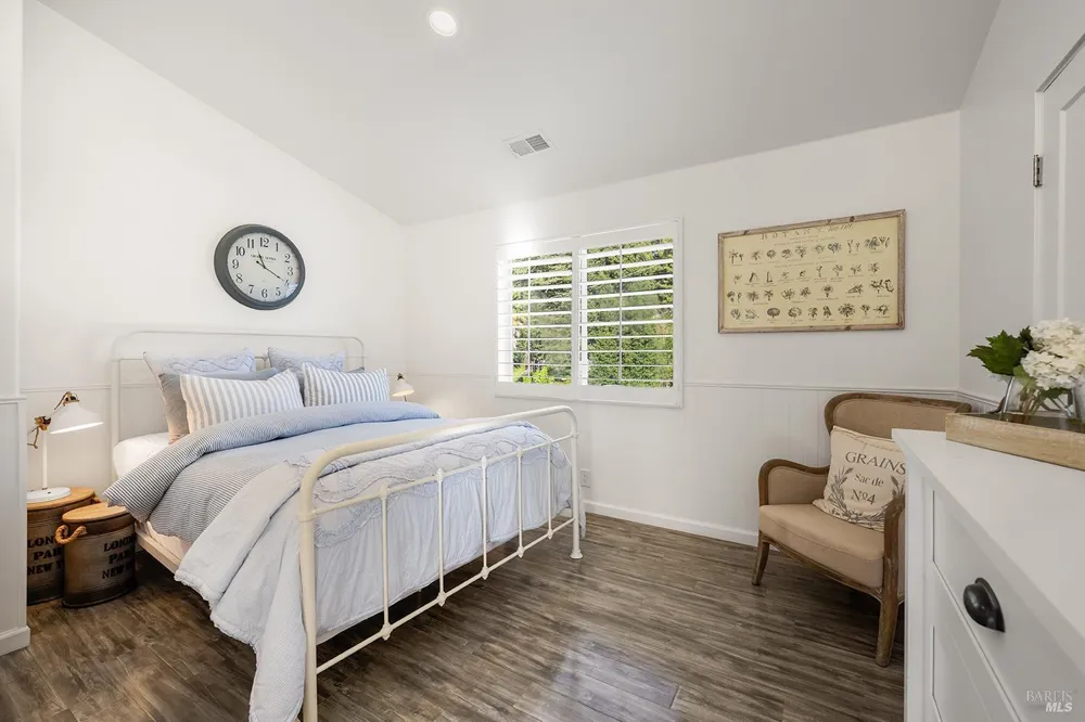 16530 Laughlin Road Guerneville, CA 95446