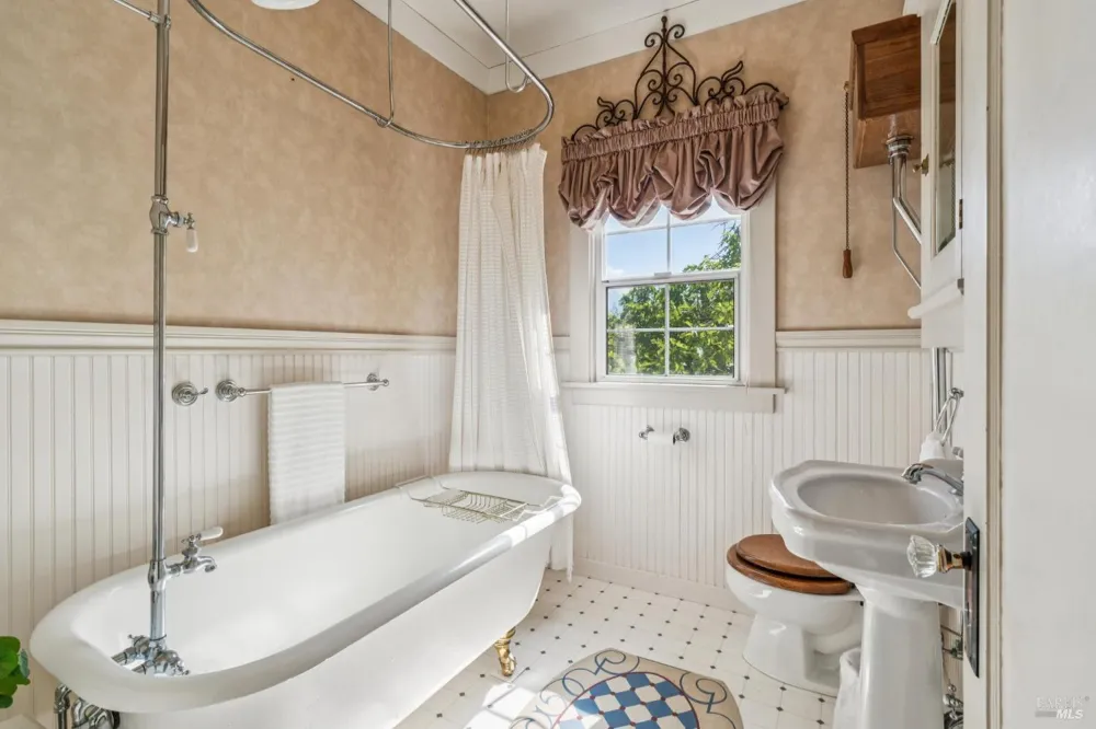3260 State Highway 128 Calistoga, CA 94515