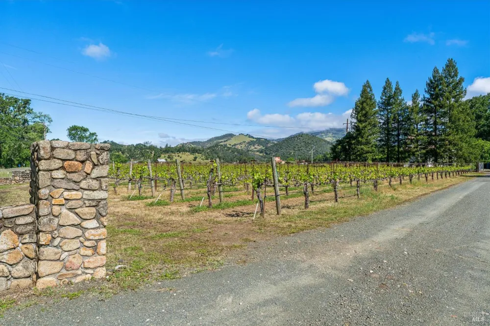 3260 State Highway 128 Calistoga, CA 94515