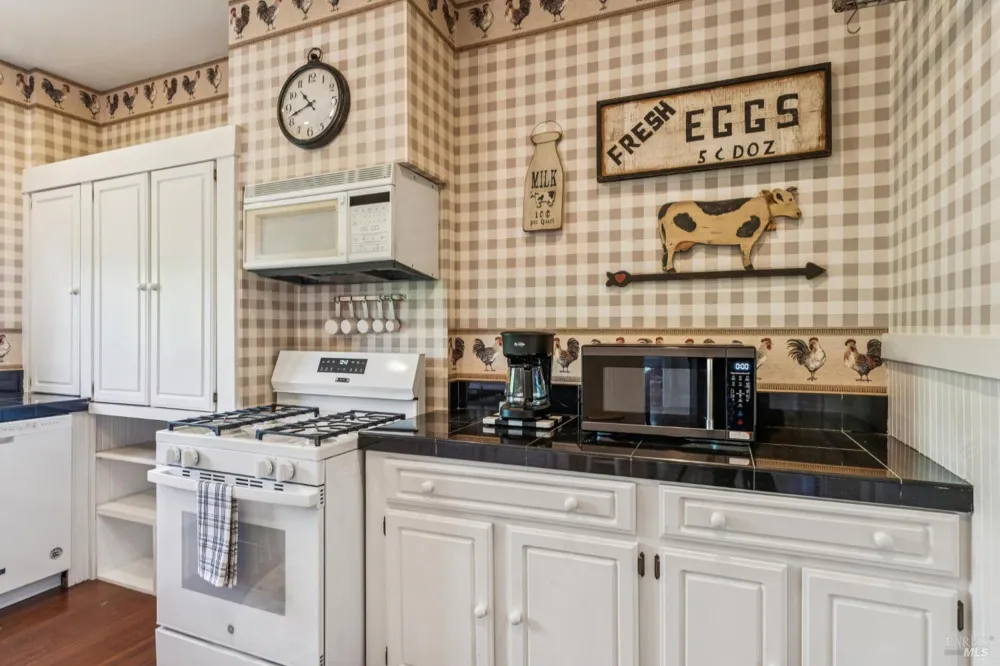 3260 State Highway 128 Calistoga, CA 94515