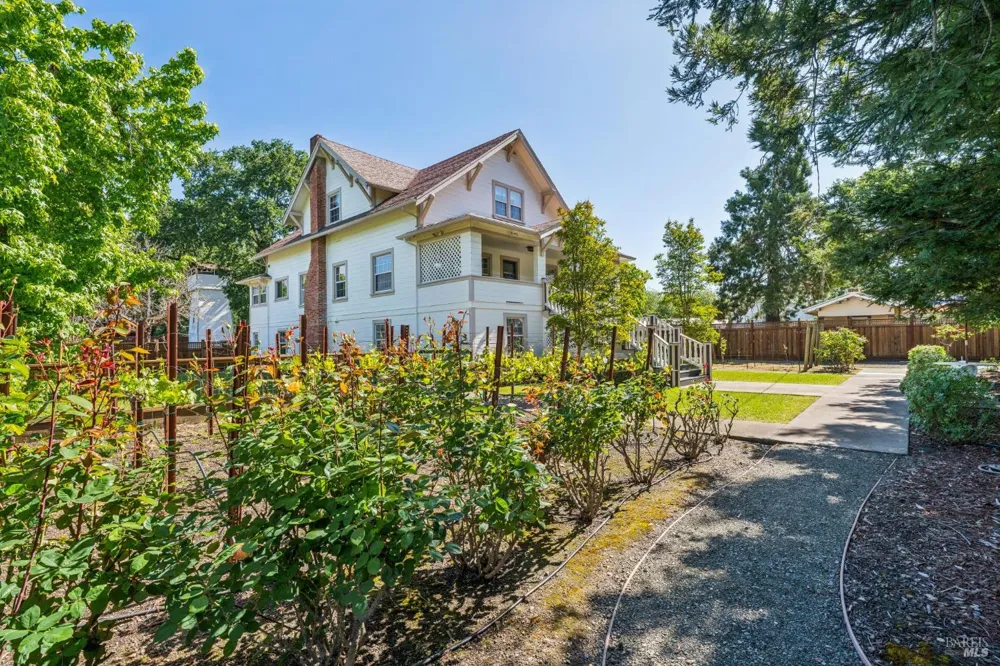 3260 State Highway 128 Calistoga, CA 94515