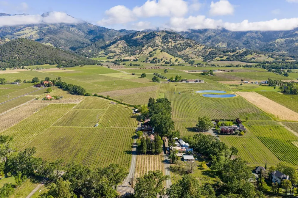 3260 State Highway 128 Calistoga, CA 94515