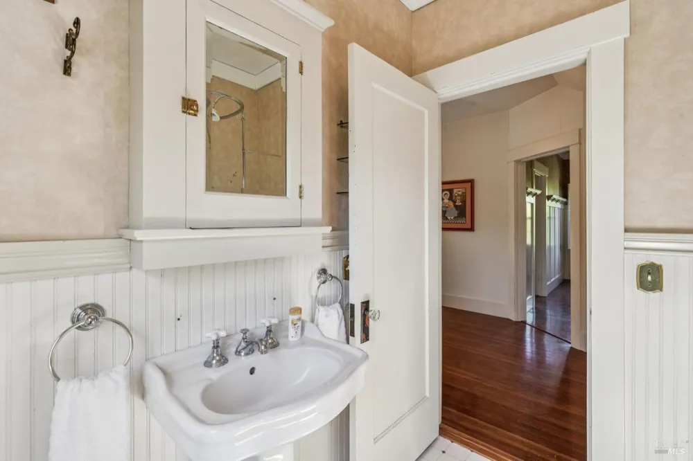3260 State Highway 128 Calistoga, CA 94515