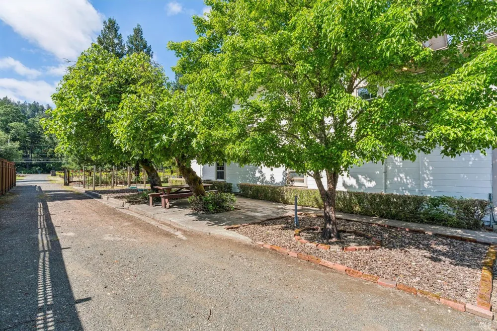 3260 State Highway 128 Calistoga, CA 94515