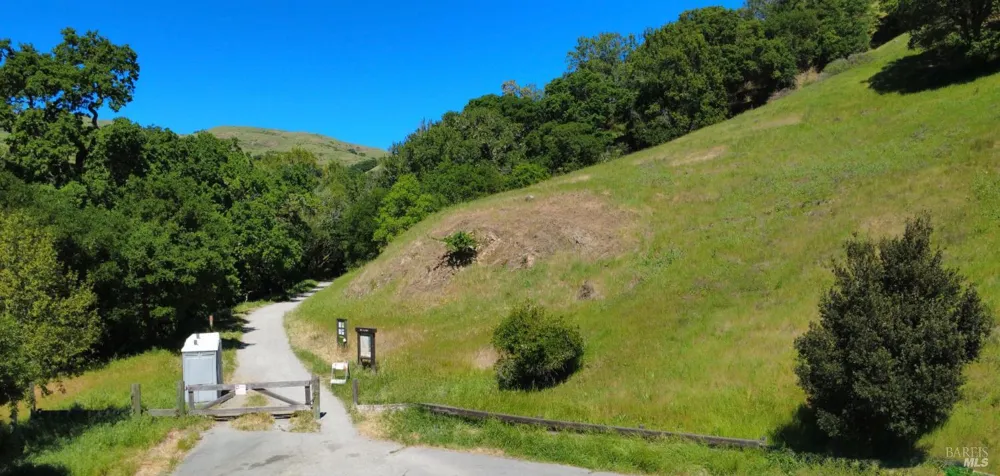 Glen Drive Fairfax, CA 94930