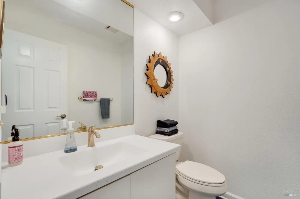 2008 Stonefield Lane Santa Rosa, CA 95403
