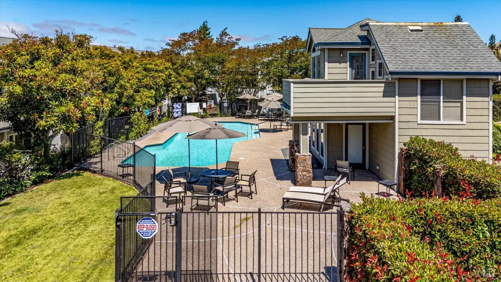 2008 Stonefield Lane Santa Rosa, CA 95403