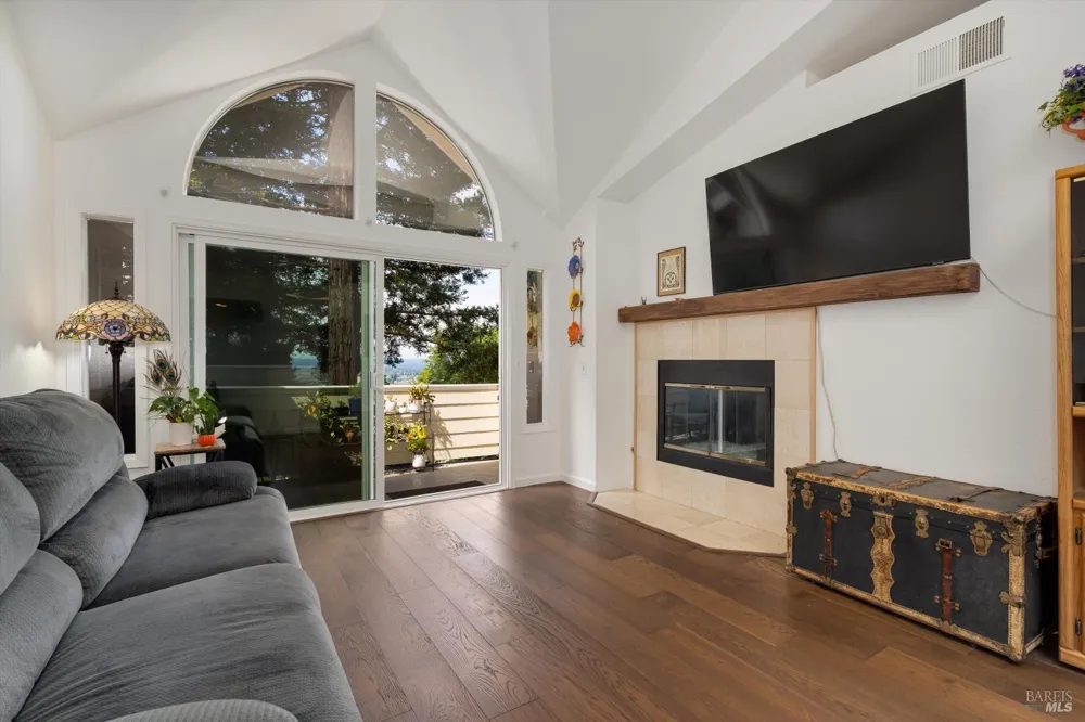 2008 Stonefield Lane Santa Rosa, CA 95403