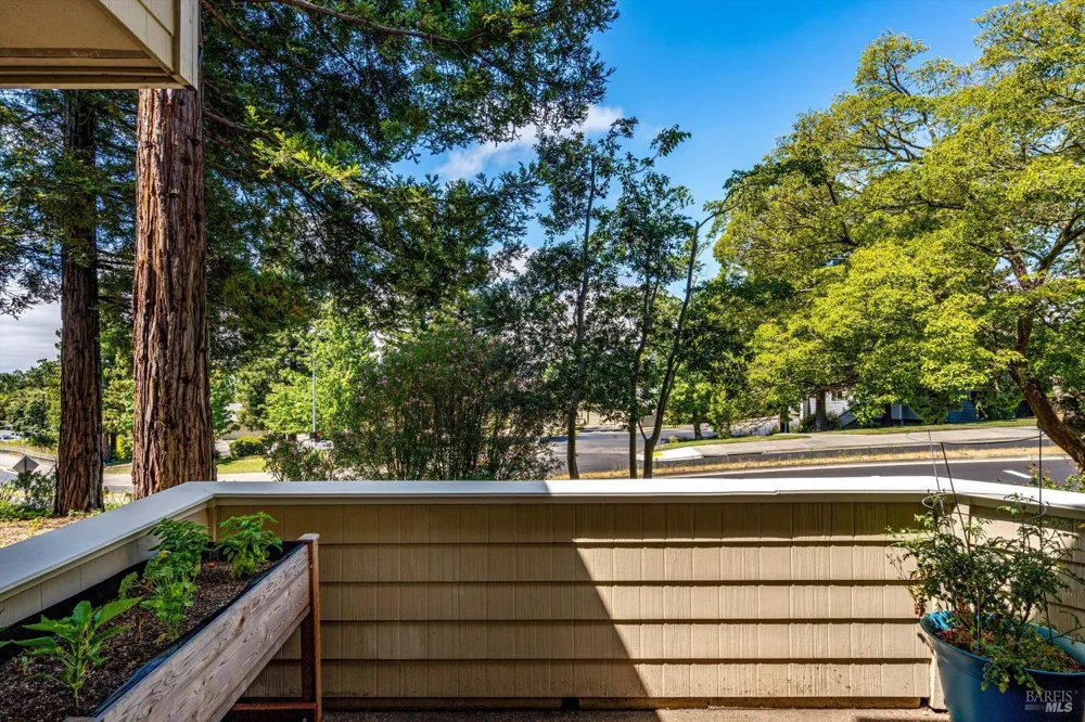 2008 Stonefield Lane Santa Rosa, CA 95403