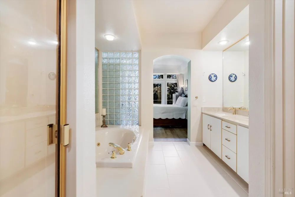 2008 Stonefield Lane Santa Rosa, CA 95403