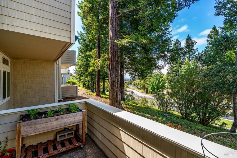 2008 Stonefield Lane Santa Rosa, CA 95403
