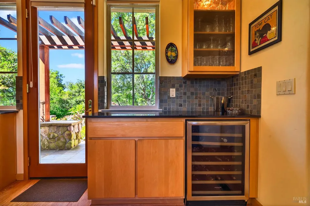 8373 Singing Hills Trail Santa Rosa, CA 95404