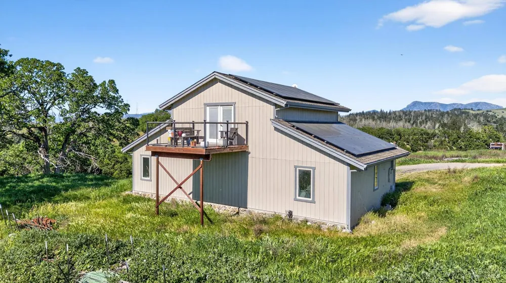 8373 Singing Hills Trail Santa Rosa, CA 95404