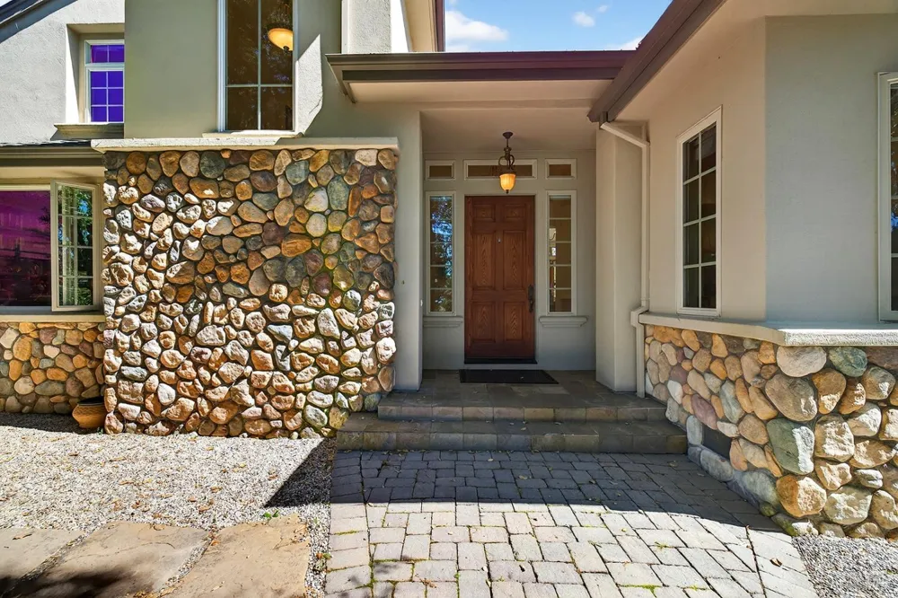 8373 Singing Hills Trail Santa Rosa, CA 95404