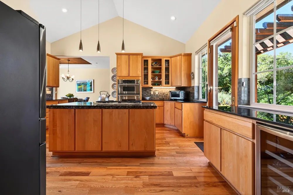 8373 Singing Hills Trail Santa Rosa, CA 95404