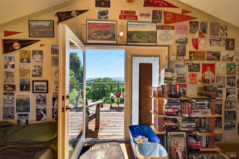 8373 Singing Hills Trail Santa Rosa, CA 95404