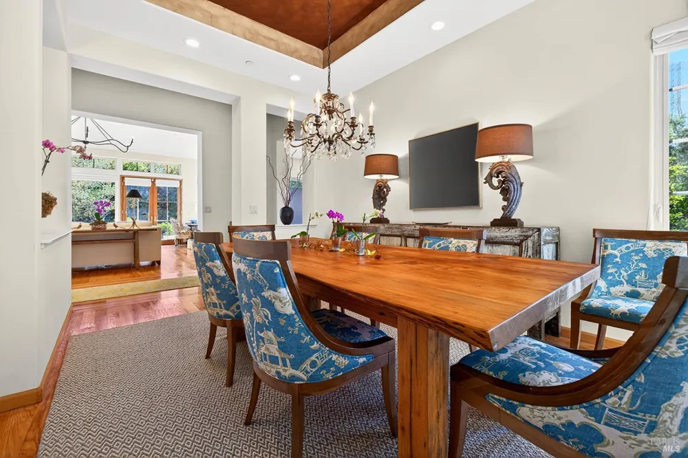 8373 Singing Hills Trail Santa Rosa, CA 95404