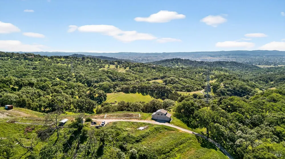8373 Singing Hills Trail Santa Rosa, CA 95404