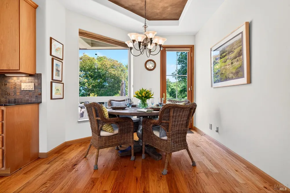 8373 Singing Hills Trail Santa Rosa, CA 95404
