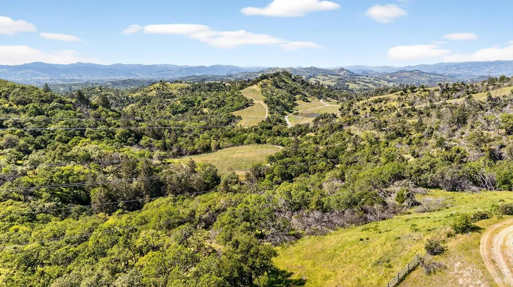 8373 Singing Hills Trail Santa Rosa, CA 95404