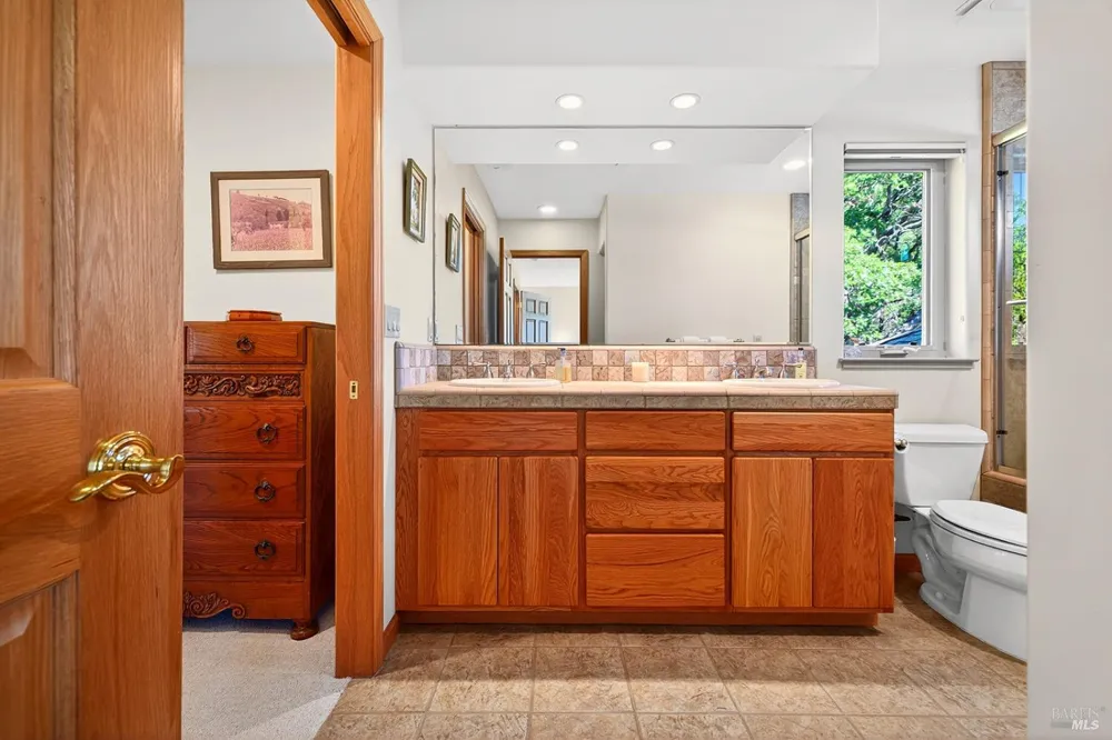 8373 Singing Hills Trail Santa Rosa, CA 95404