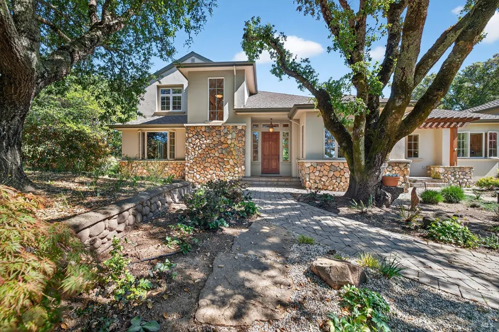 8373 Singing Hills Trail Santa Rosa, CA 95404