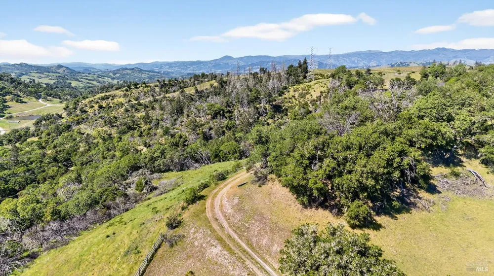 8373 Singing Hills Trail Santa Rosa, CA 95404