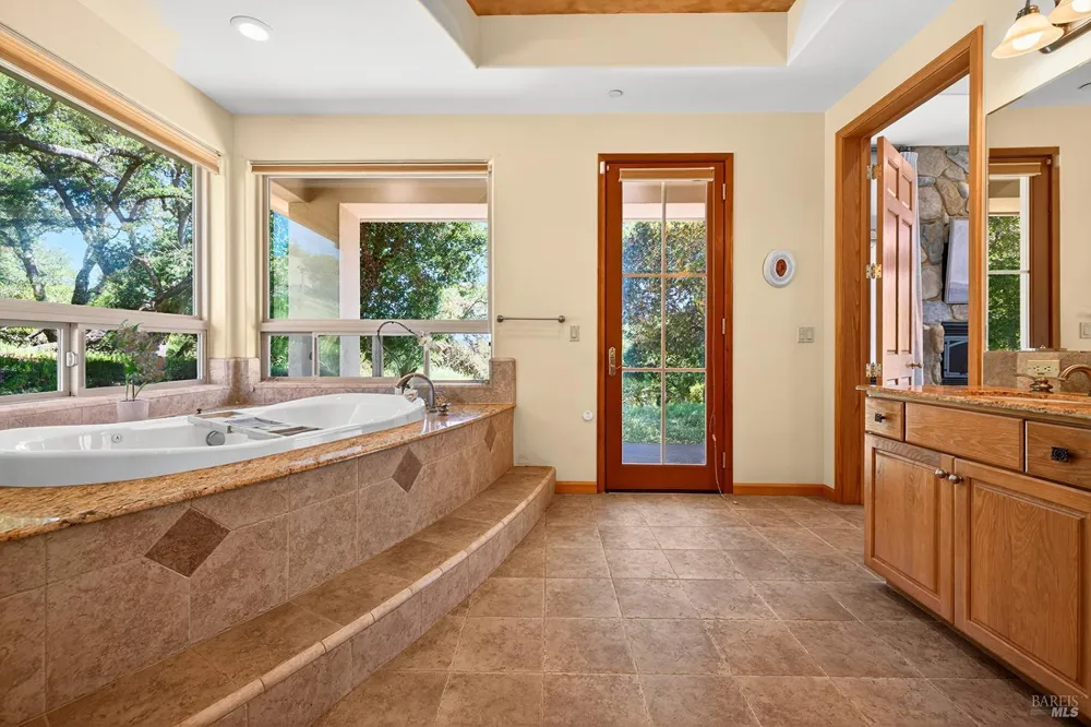 8373 Singing Hills Trail Santa Rosa, CA 95404