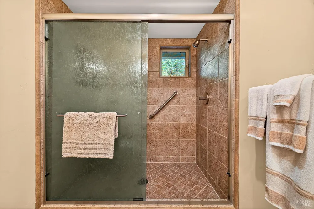 8373 Singing Hills Trail Santa Rosa, CA 95404