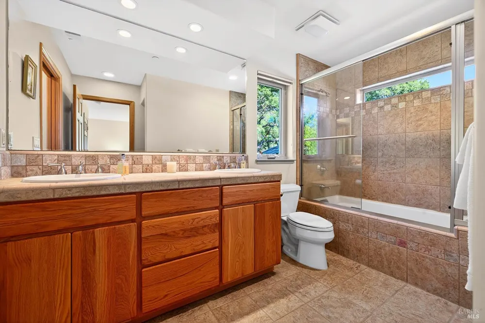 8373 Singing Hills Trail Santa Rosa, CA 95404