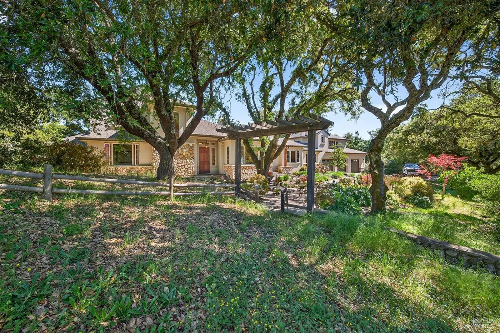8373 Singing Hills Trail Santa Rosa, CA 95404