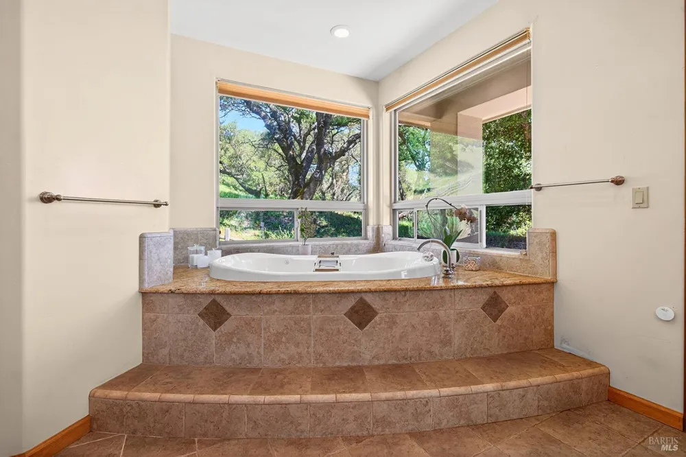 8373 Singing Hills Trail Santa Rosa, CA 95404