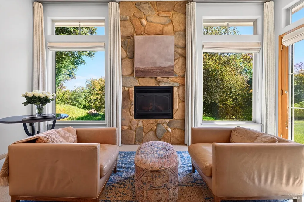 8373 Singing Hills Trail Santa Rosa, CA 95404