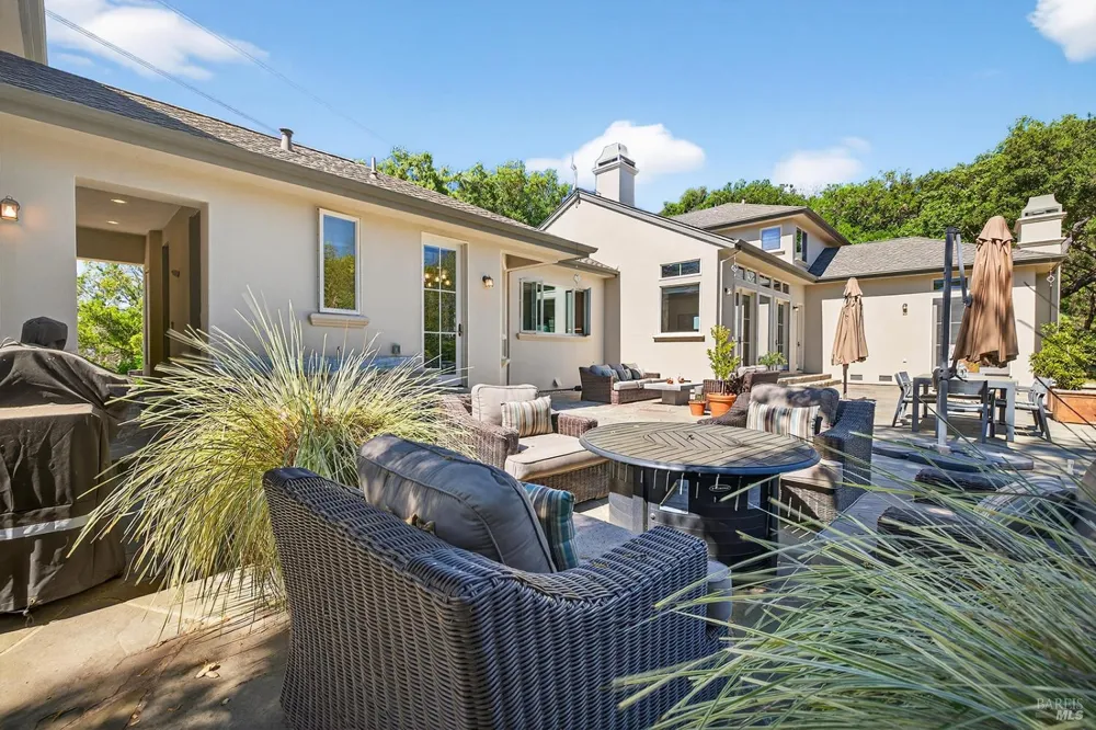 8373 Singing Hills Trail Santa Rosa, CA 95404
