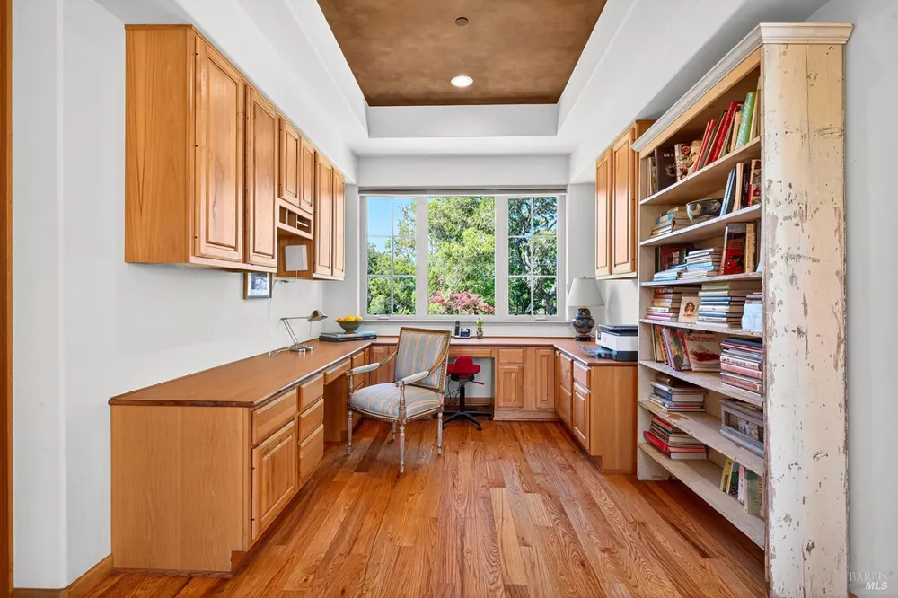 8373 Singing Hills Trail Santa Rosa, CA 95404