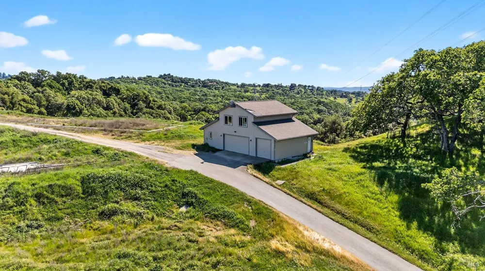 8373 Singing Hills Trail Santa Rosa, CA 95404