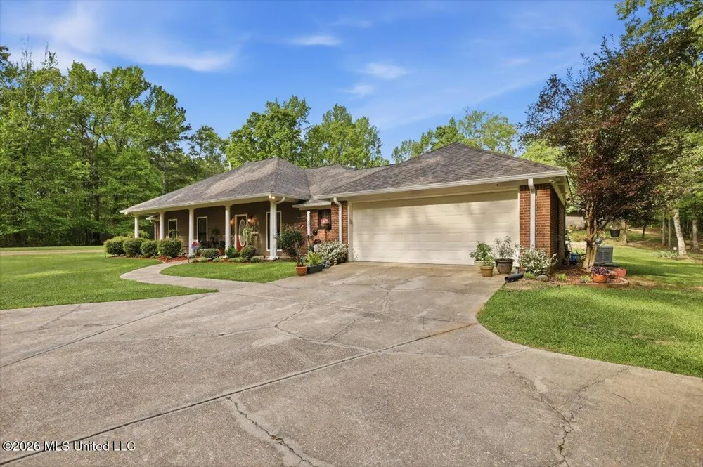 174 S Eagle Ridge Drive Florence, MS 39073