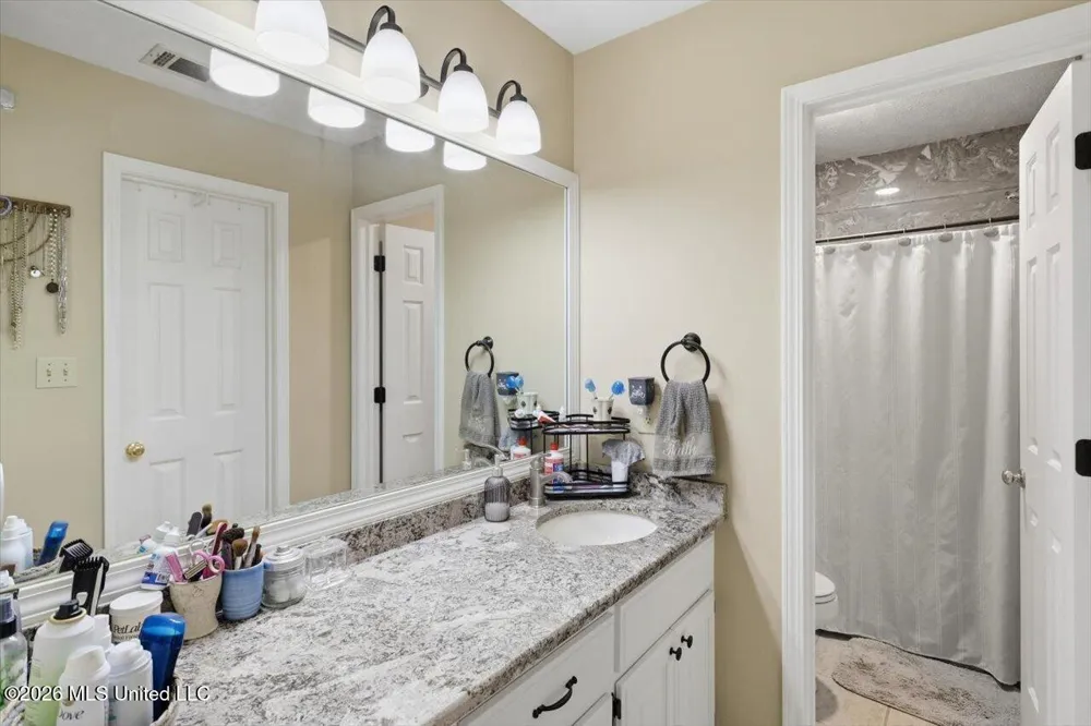 174 S Eagle Ridge Drive Florence, MS 39073