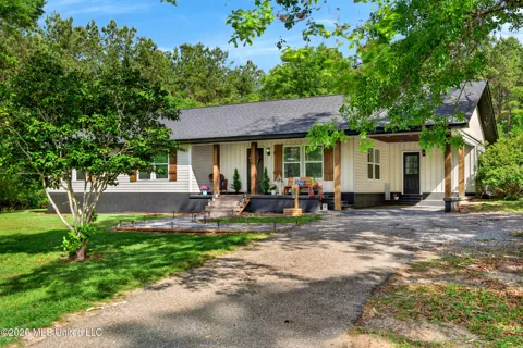 469 E Highway 26