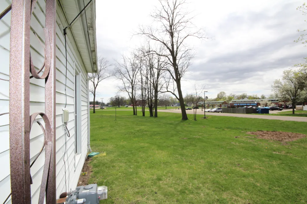 304 E Prairie Street Vicksburg, MI 49097