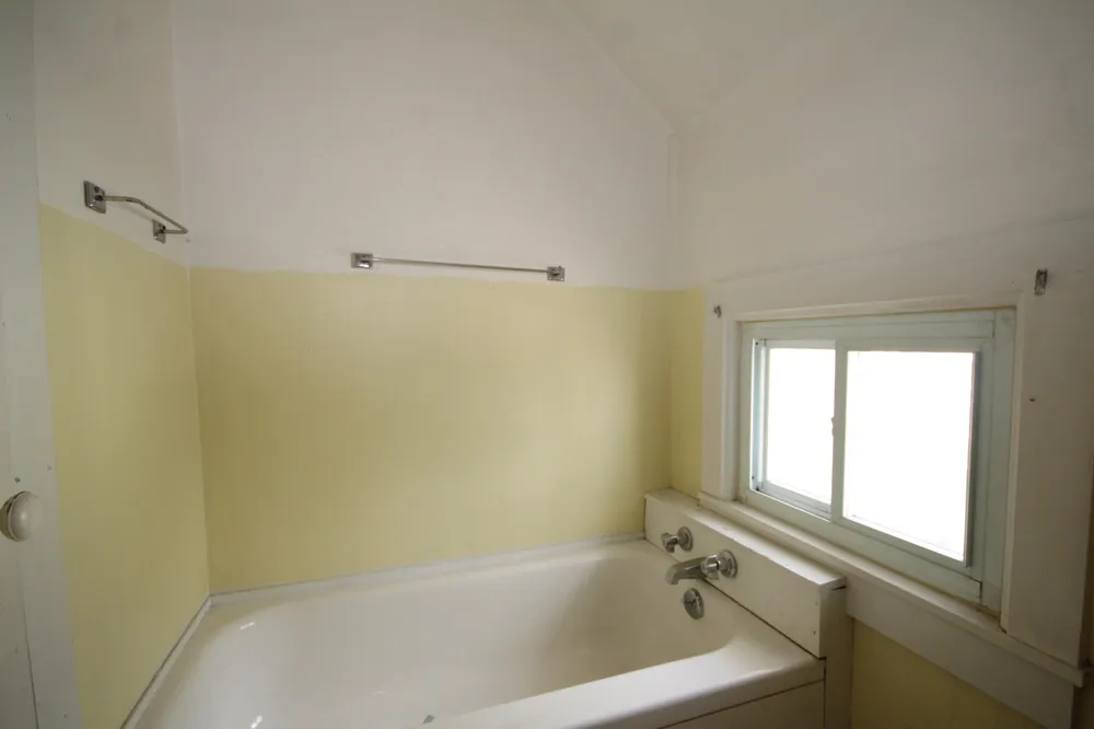 304 E Prairie Street Vicksburg, MI 49097