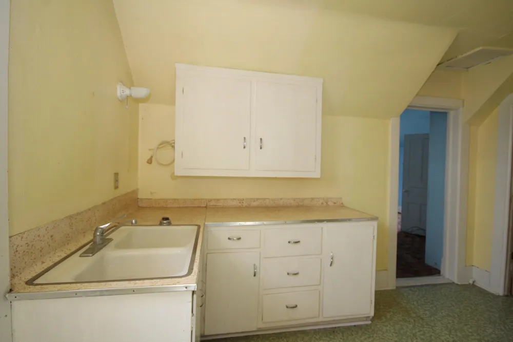 304 E Prairie Street Vicksburg, MI 49097